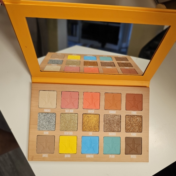 Jeffree Star Cosmetics Thirsty Eyeshadow Palette - Picture 2 of 3